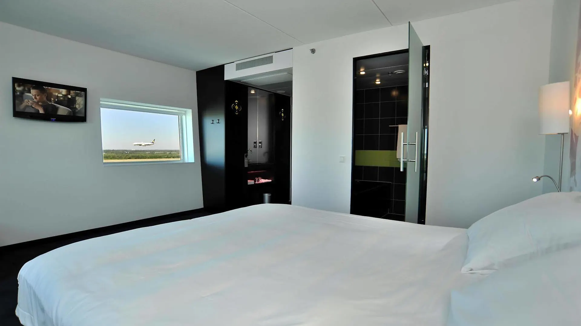 Tulip Inn Eindhoven Airport 3*,